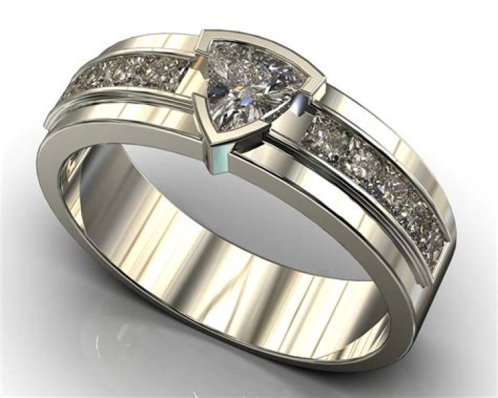 Do guys get diamond wedding rings?