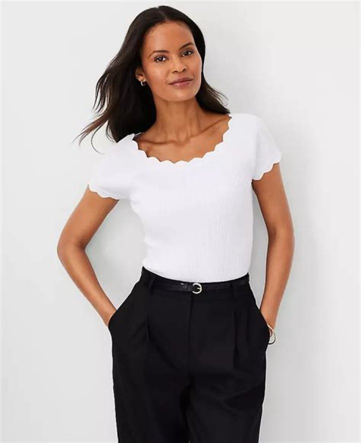 Is scalloped neck good?